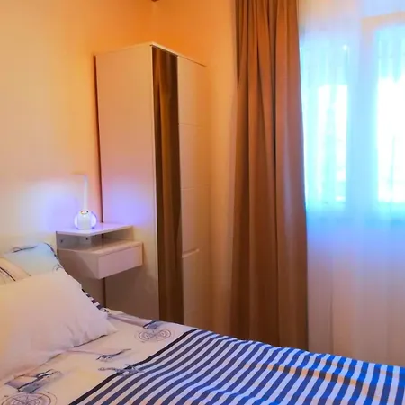 Felix Biograd Daire Biograd Na Moru